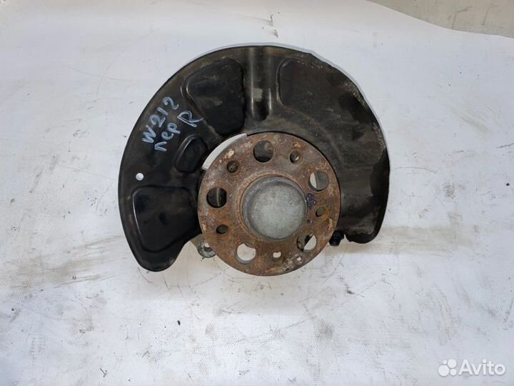 Кулак поворотный передний правый Mercedes-Benz