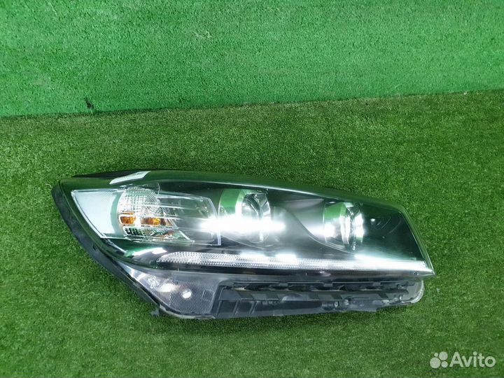 Фара правая Kia Sorento/Sorento Prime