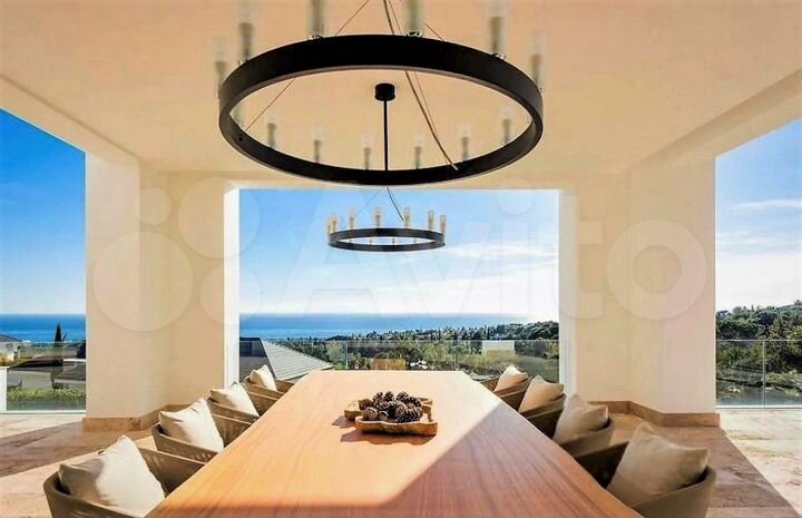 Дом 750 м² на участке 90 сот.