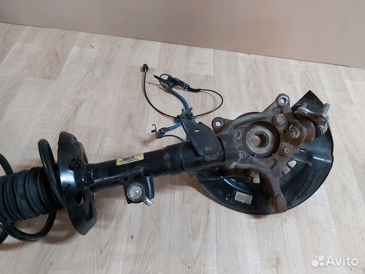 Стойка амортизатора передняя Toyota RAV 4 50 2021