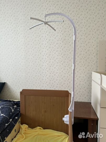 Держатель/ кронштейн для мобиля в кроватку