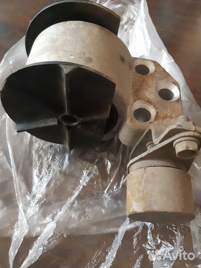 Правая опора двигателя акцент