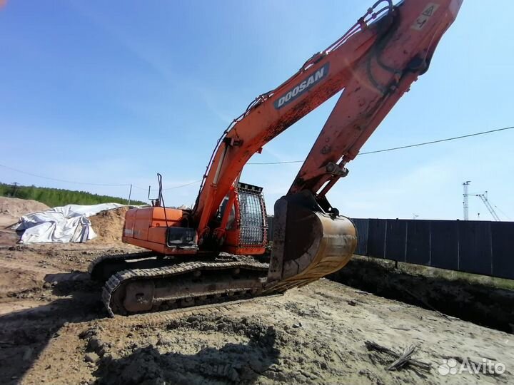 Гусеничный экскаватор DOOSAN DX225LCA, 2010