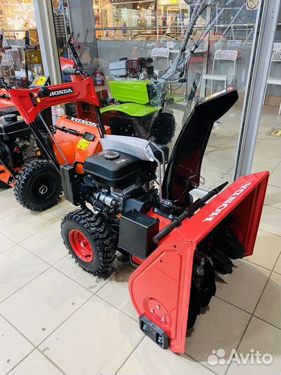 Снегоуборочная машина Honda HSS569