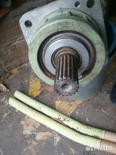 Аксиально поршневой насос