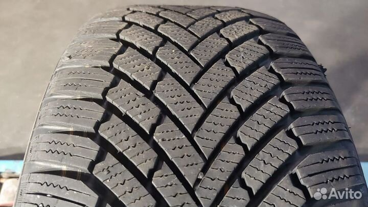 Continental ContiWinterContact TS 860 215/45 R16 90V