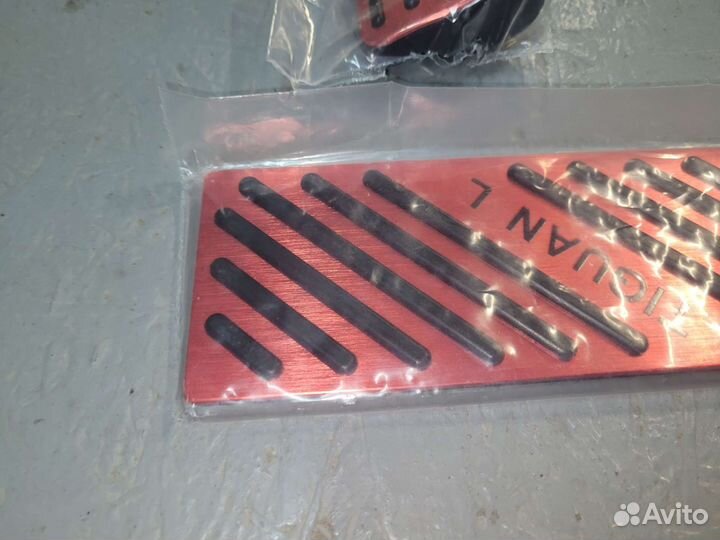 Накладки на педали металл tiguan 2