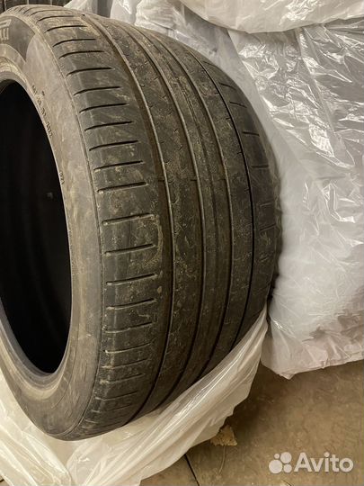 Pirelli P Zero 255/45 R19 и 285/40 R19 104Y