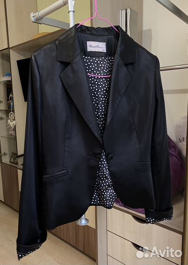 Женский жакет приталенный 40 р-р