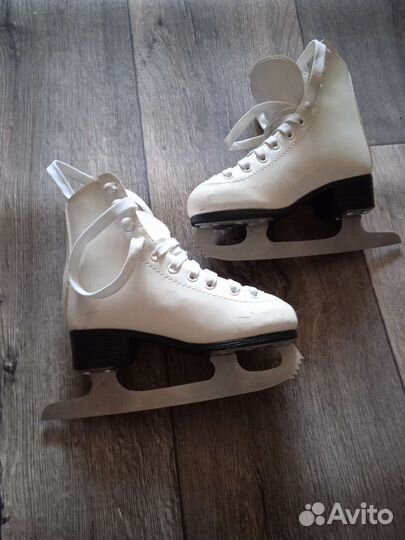 Коньки фигурные на девочку