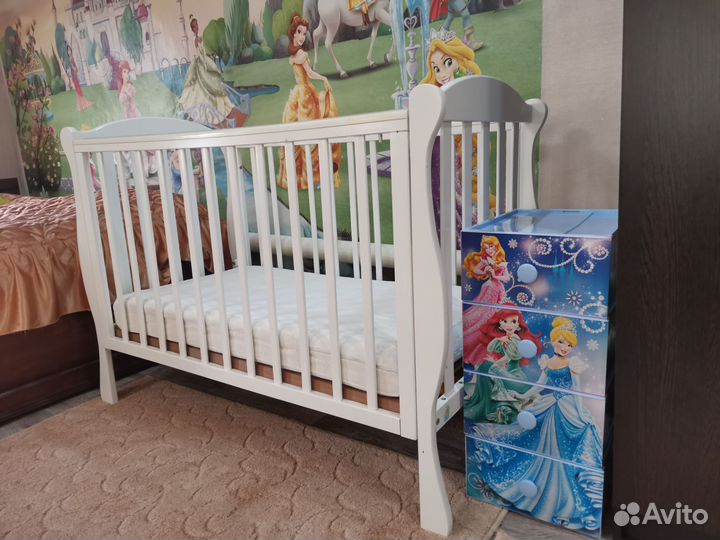 Детская кроватка