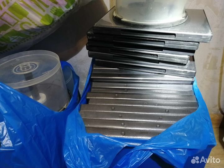 Коробки и банки для CD и DVD