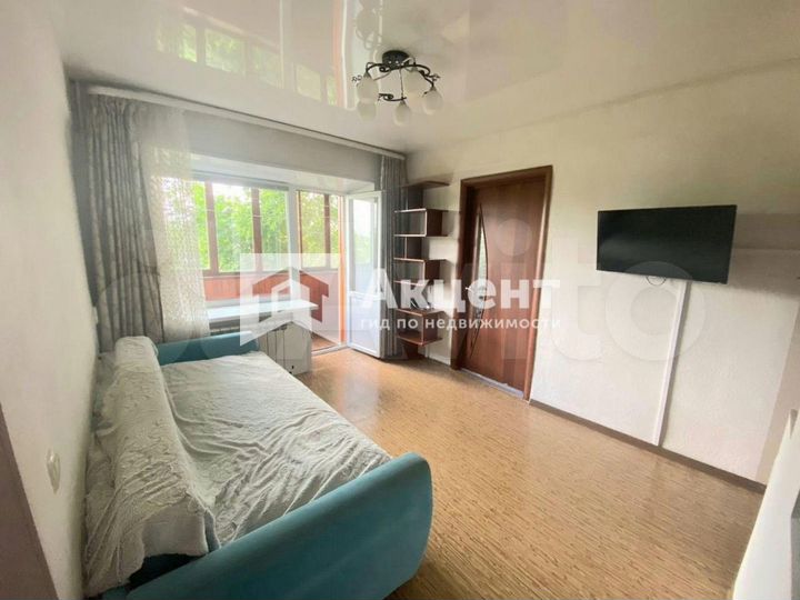 2-к. квартира, 40 м², 3/3 эт.