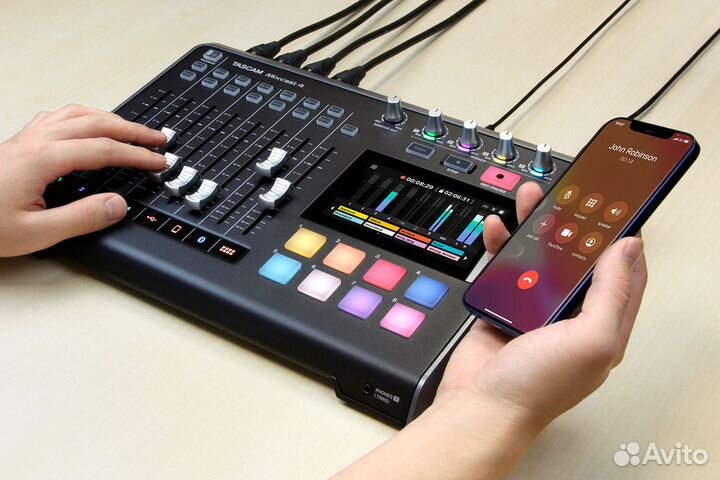 Подкаст станция Tascam MixCast 4