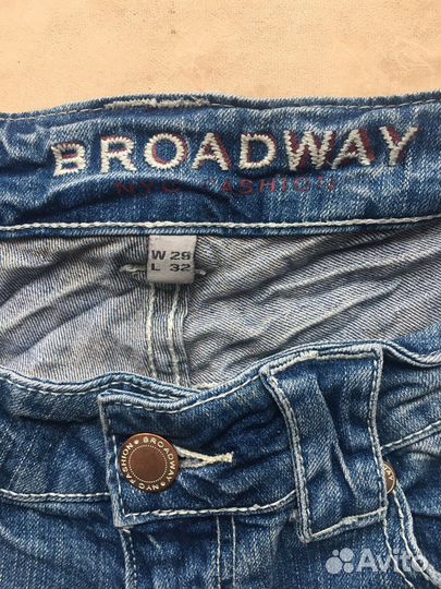 Джинсы мужские