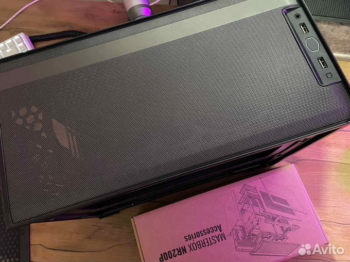 Корпус Cooler Master nr200p