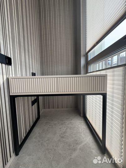 Письменный стол