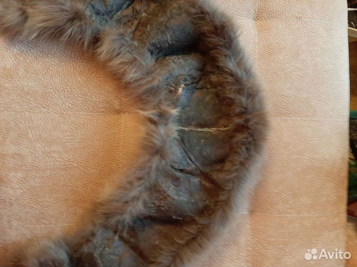 Воротник из меха крашеного песца