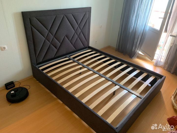 Крoвать двуcпальнaя