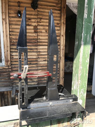 Стенд для исправления 8-ки велосипедных колёс