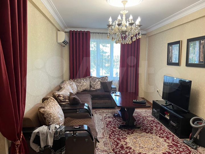 4-к. квартира, 90 м², 1/5 эт.