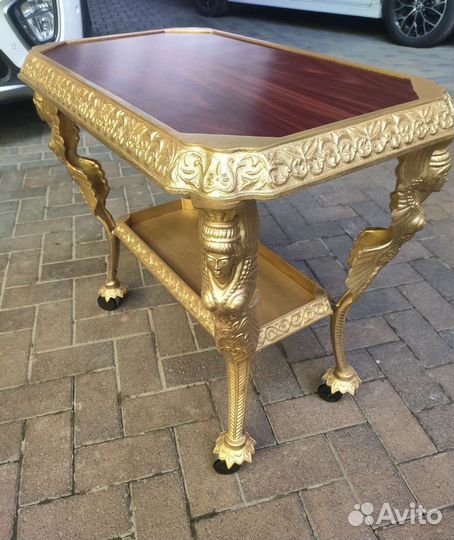 Журнальный столик