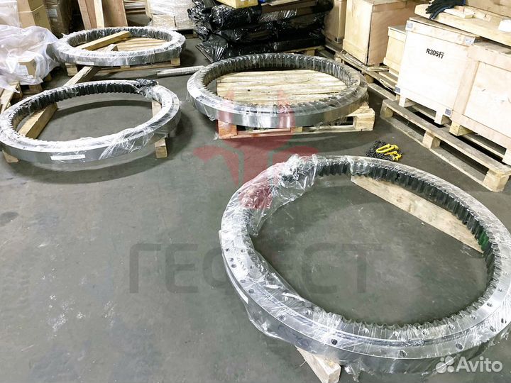 Опорно-поворотный круг R250LC-7A 81EN-00052