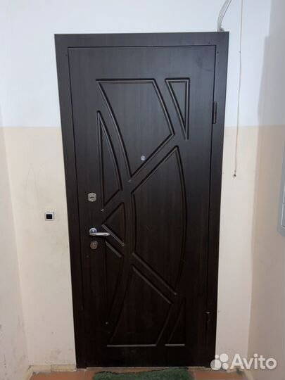 Дверь входная металлическая бу