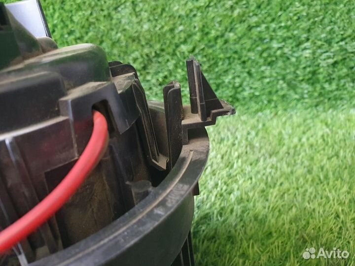 Моторчик печки Renault Logan 2 H4M 438 1.6Л 2020