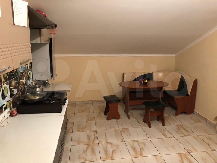 Комната 30 м² в 4-к., 2/2 эт.
