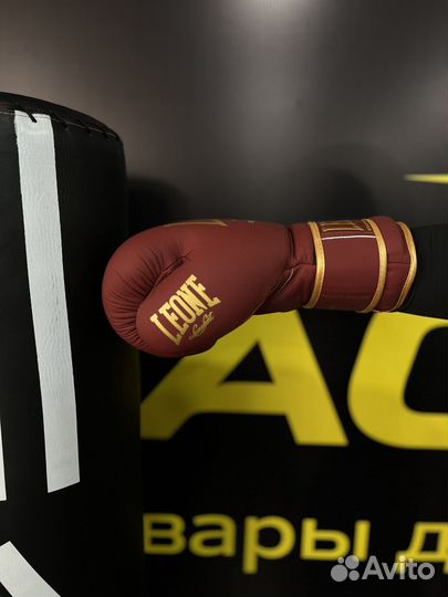 Боксерские перчатки leone