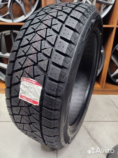 Bridgestone Blizzak DM-V2 275/50 R22 111T