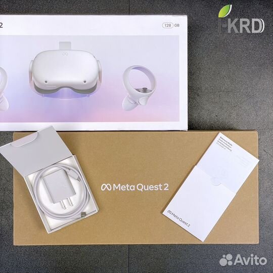 Коробка Oculus Quest 2 / Зарядка / Шнур