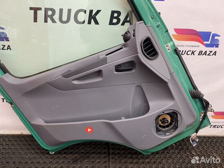 Дверь передняя левая в сборе