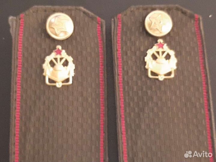 Погоны, эмблемы и знаки советской армии