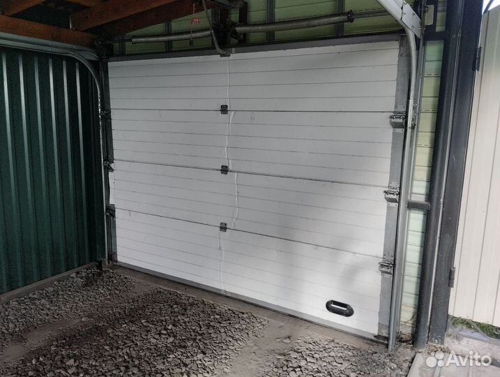 Секционные ворота б/у