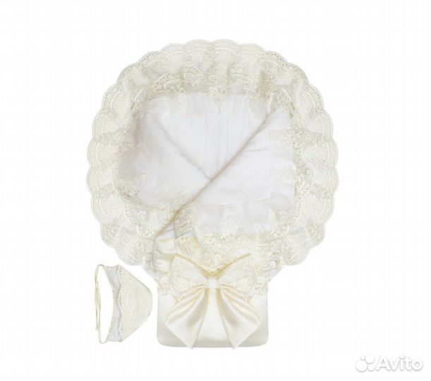 Комплект на выписку (конверт,комбинезон, чепчики)