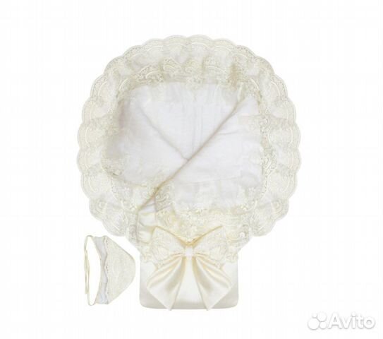 Комплект на выписку (конверт,комбинезон, чепчики)