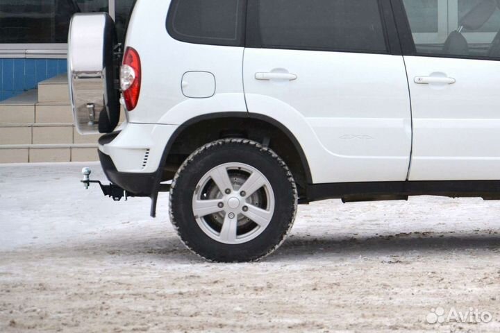 Фаркоп на Ниву Chevrolet шар вставка под квадрат