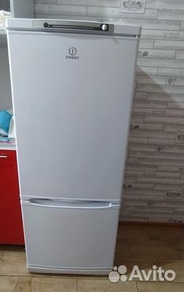 Холодильник indesit