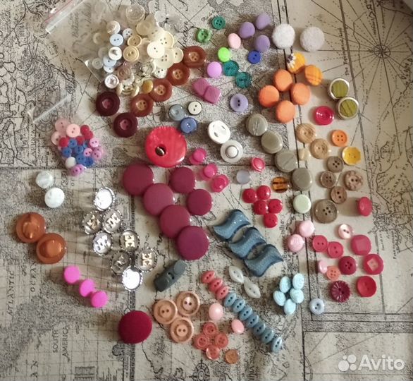 Пуговицы (разные) много, звездочки на погоны