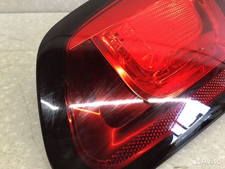 Фонарь задний внутренний правый Citroen C3 2009-20