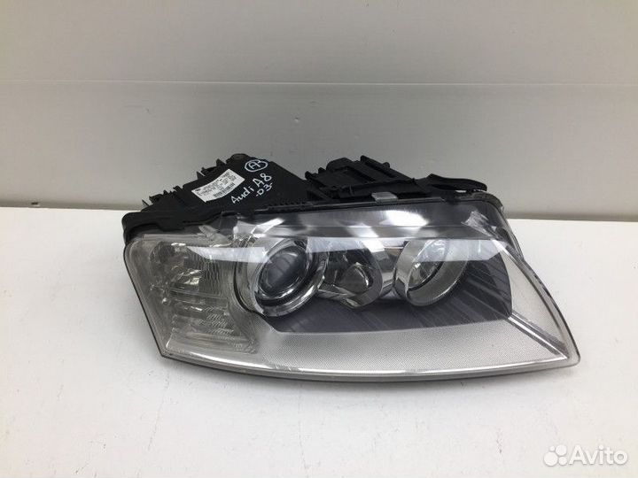 Фара правая Audi A8 2 (D3)