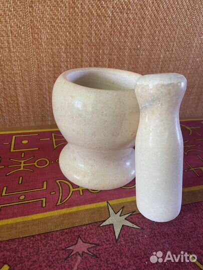 Мраморная ступка с пестиком