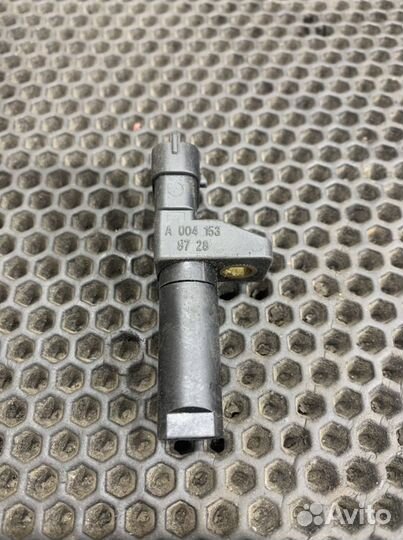 Датчик положения коленвала Mercedes