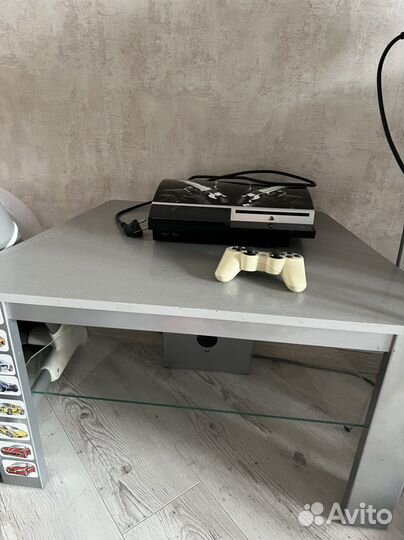 Столик для телевизора