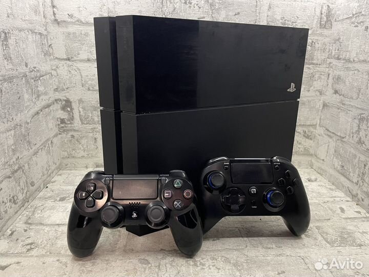 Sony PlayStation 4 500 Гб 2 джойстика