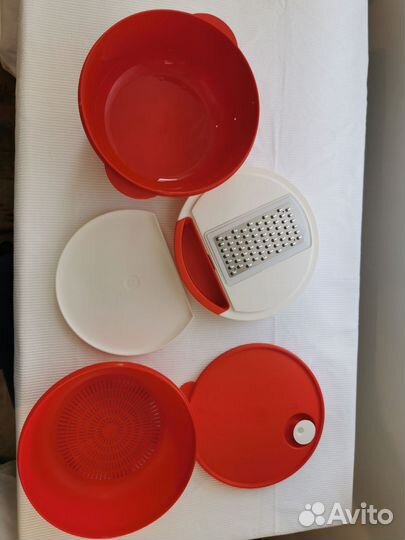 Замесочное блюдо Тапервер с теркой и дуршлагом