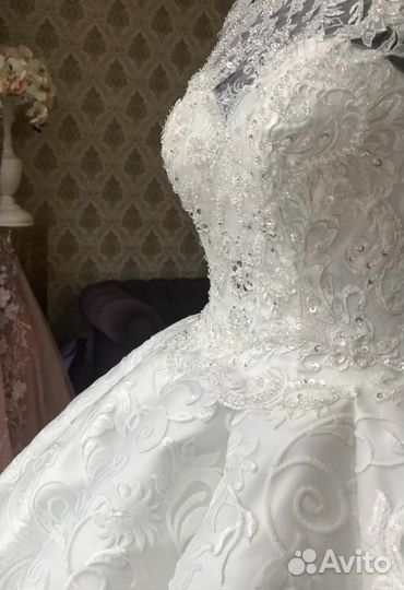 Свадебное платье трубы