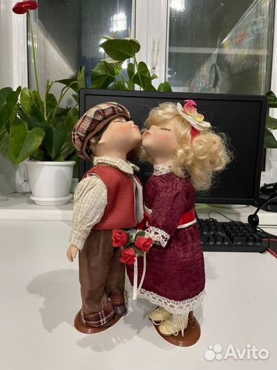 Куклы фарфоровые